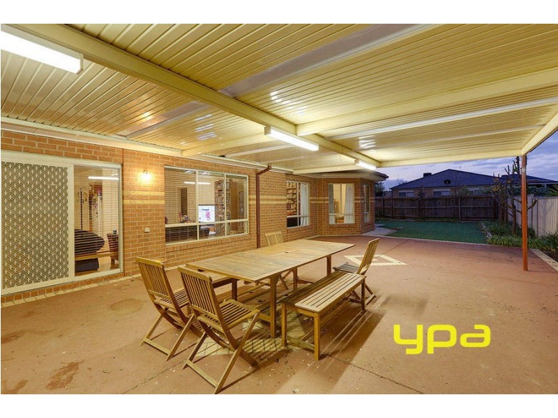 6 Dargo Place, Taylors Hill VIC 3037