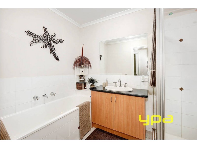 1/6 Aneta Avenue, Hillside VIC 3037