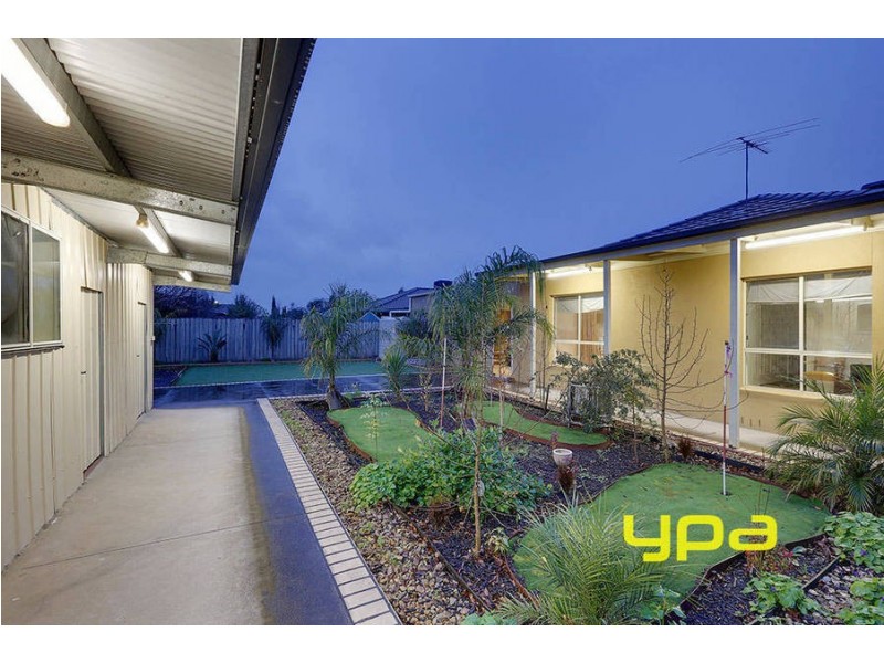 84 Catherine Drive, Hillside VIC 3037