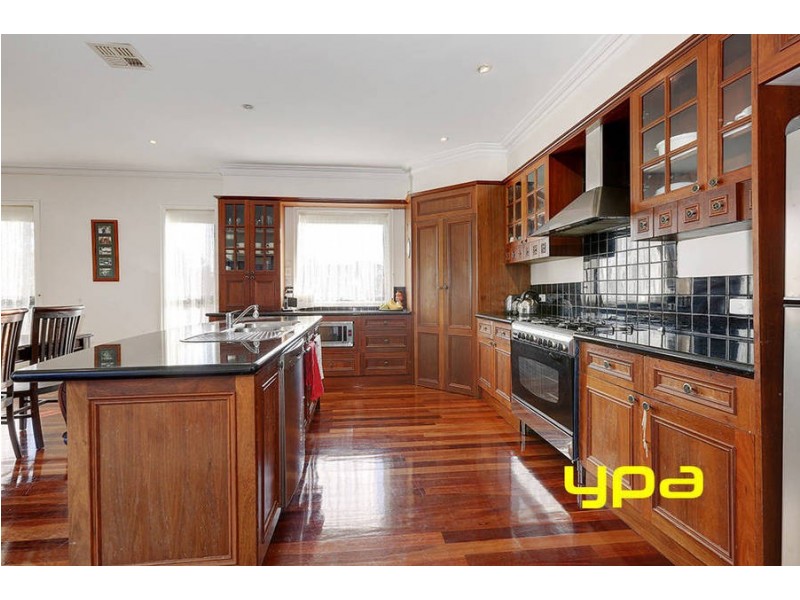 81 Taylors Hill Blvd, Taylors Hill VIC 3037