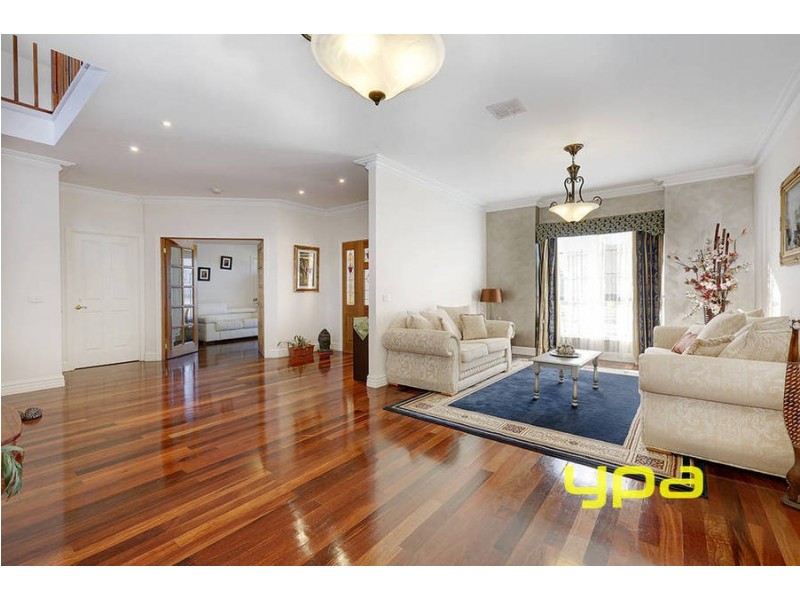 81 Taylors Hill Blvd, Taylors Hill VIC 3037