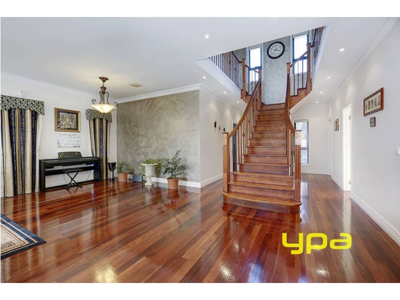 81 Taylors Hill Blvd, Taylors Hill VIC 3037