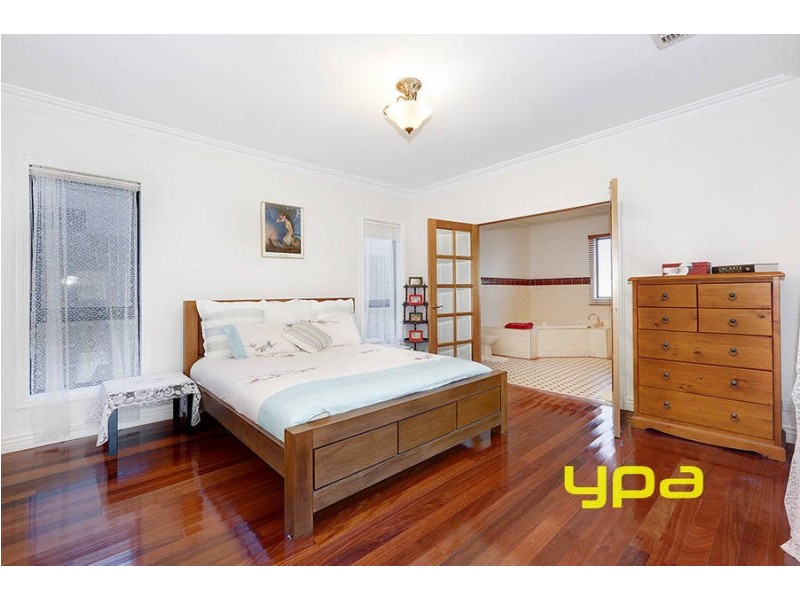 81 Taylors Hill Blvd, Taylors Hill VIC 3037