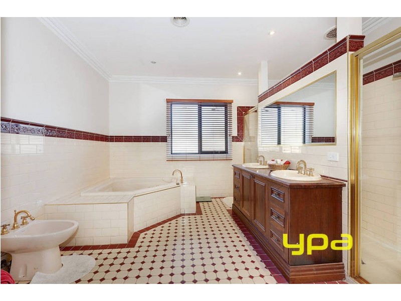 81 Taylors Hill Blvd, Taylors Hill VIC 3037