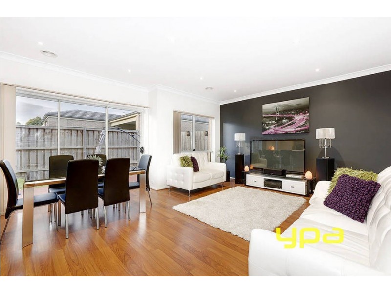 37 Eloura Circuit, Taylors Hill VIC 3037