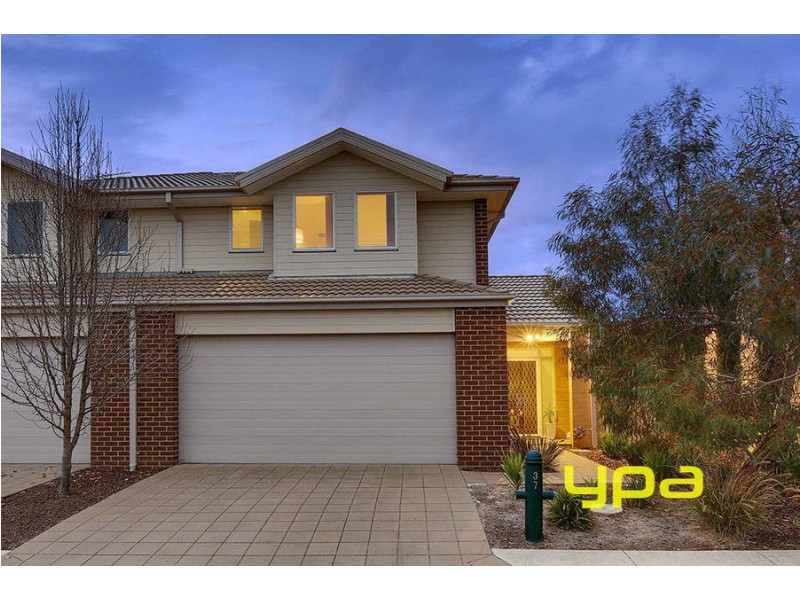 37 Eloura Circuit, Taylors Hill VIC 3037