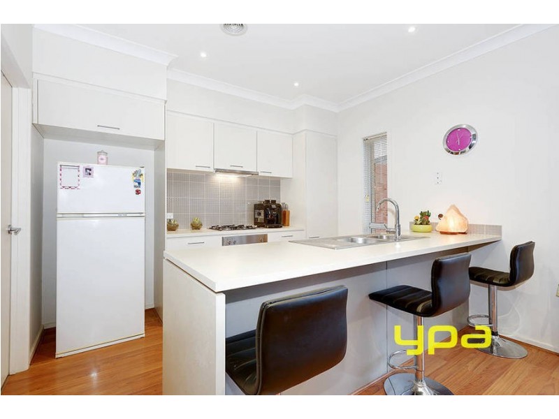 37 Eloura Circuit, Taylors Hill VIC 3037