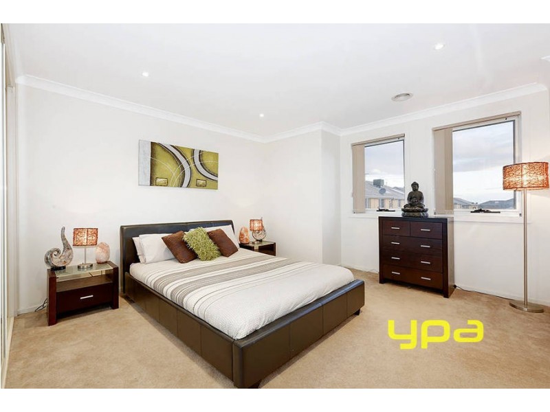 37 Eloura Circuit, Taylors Hill VIC 3037