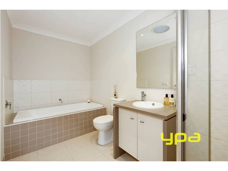 37 Eloura Circuit, Taylors Hill VIC 3037