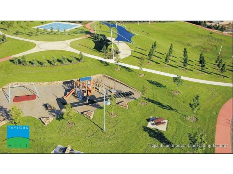 37 Eloura Circuit, Taylors Hill VIC 3037