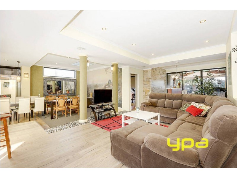 68 Lady Rose Crescent, Sydenham VIC 3037