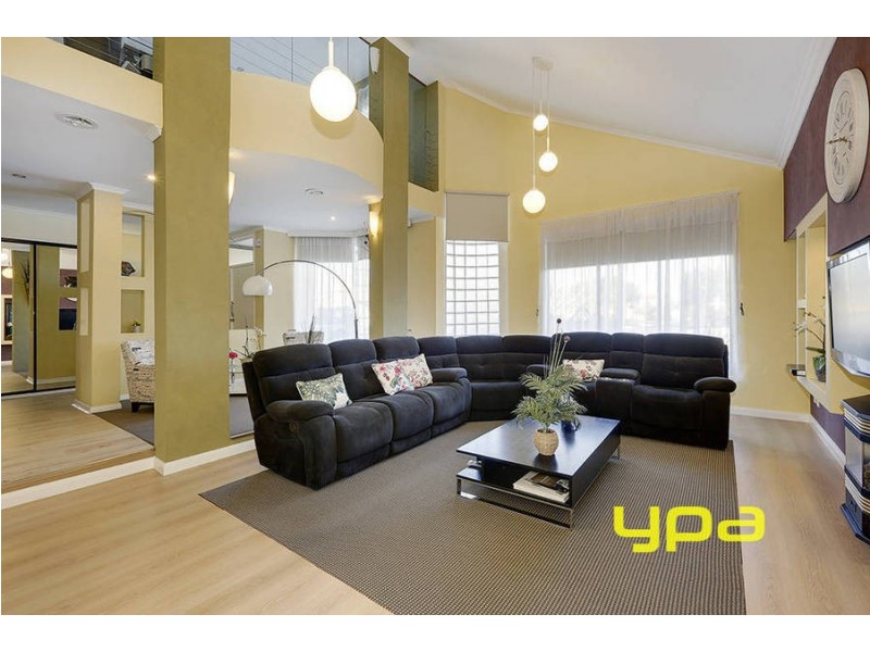 68 Lady Rose Crescent, Sydenham VIC 3037