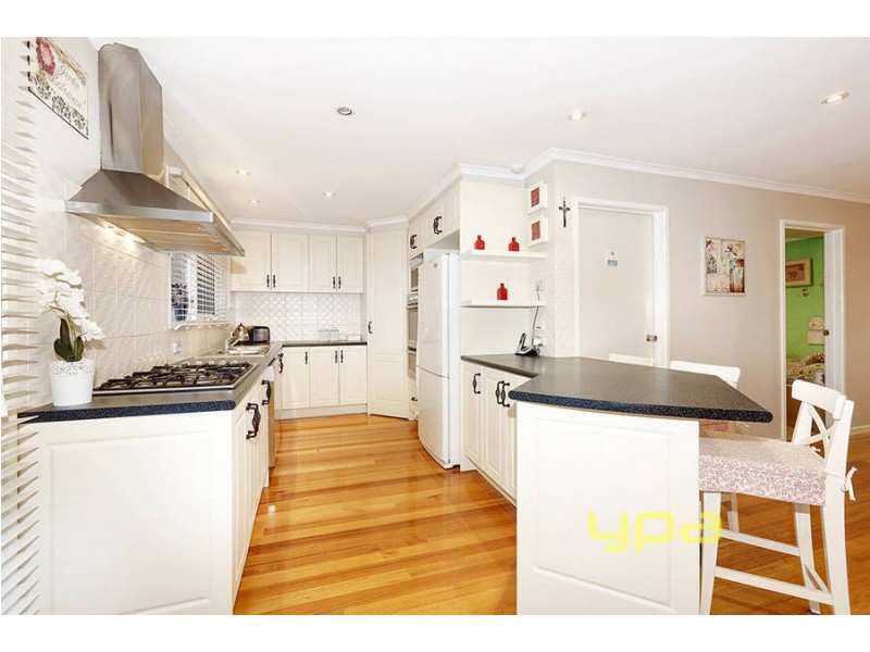 31 Rutherglen Way, Taylors Lakes VIC 3038