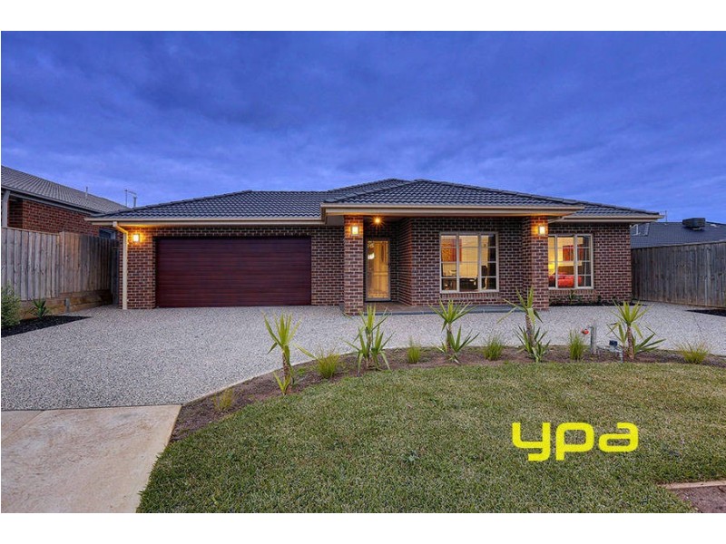 18 Roma Court, Taylors Hill VIC 3037