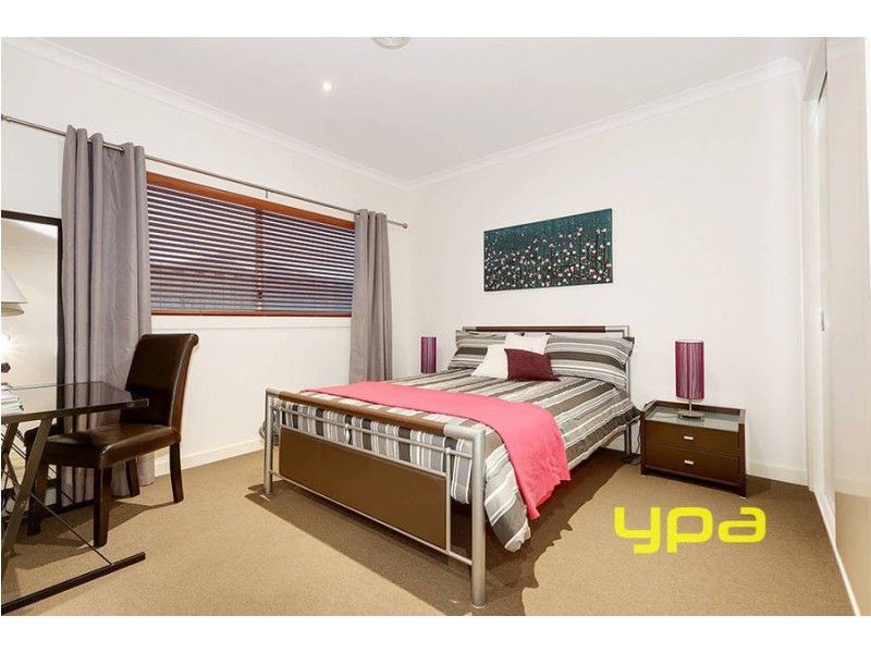 18 Roma Court, Taylors Hill VIC 3037