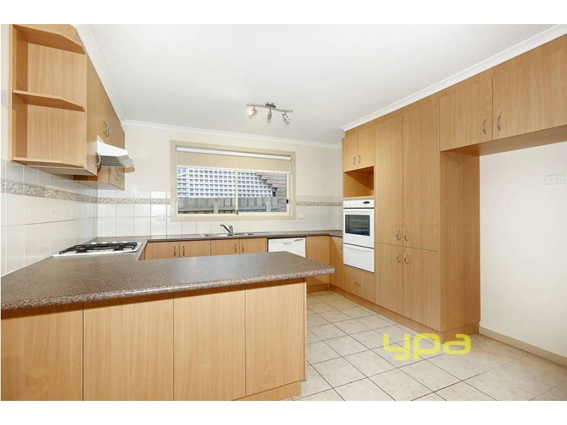 10 Shale Court, Delahey VIC 3037