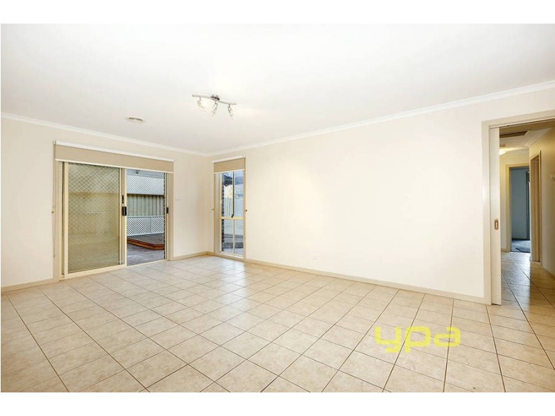 10 Shale Court, Delahey VIC 3037