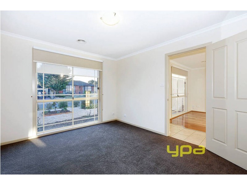 10 Shale Court, Delahey VIC 3037