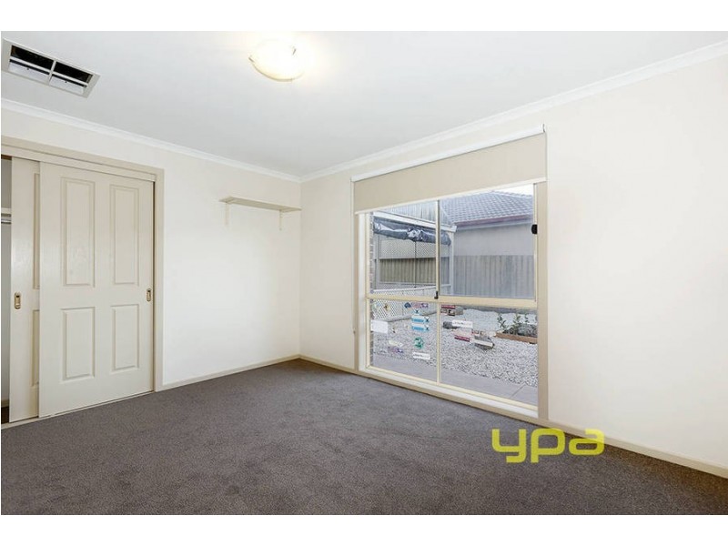 10 Shale Court, Delahey VIC 3037