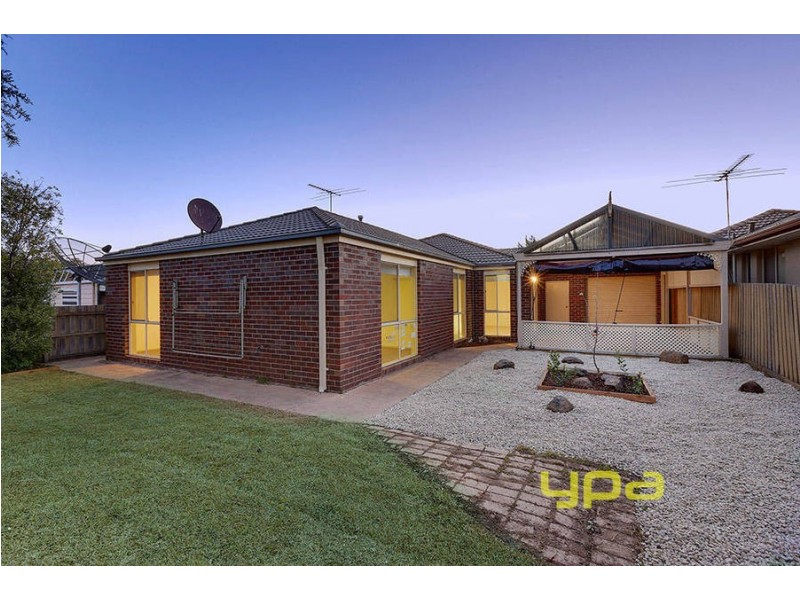 10 Shale Court, Delahey VIC 3037