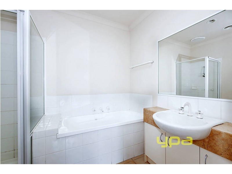 24/12 Pecks Road, Sydenham VIC 3037