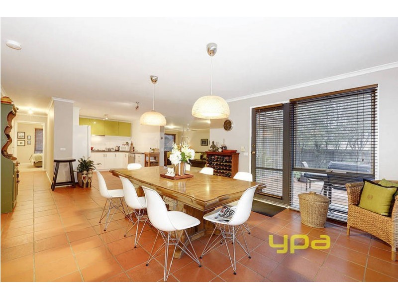 13 Dairy Close, Sydenham VIC 3037