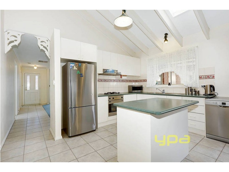 10 Rockwood Place, Hillside VIC 3037