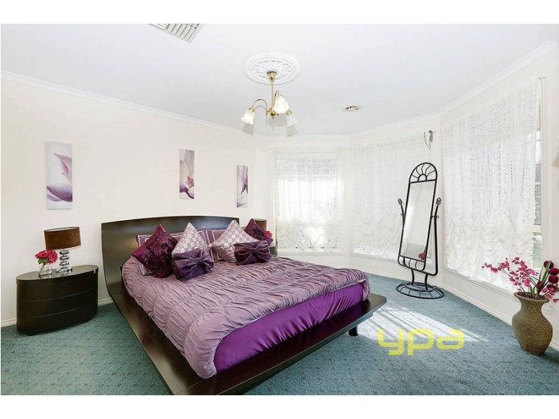 10 Rockwood Place, Hillside VIC 3037