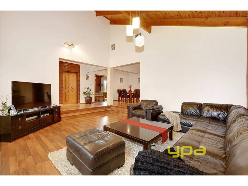 7 Bernborough Court, Keilor Downs VIC 3038