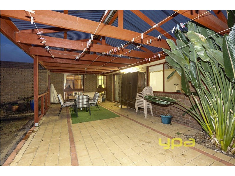 6 Pia Court, Taylors Lakes VIC 3038