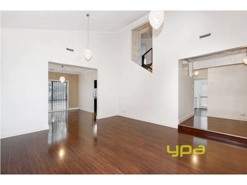 51 McCubbin Drive, Taylors Lakes VIC 3038