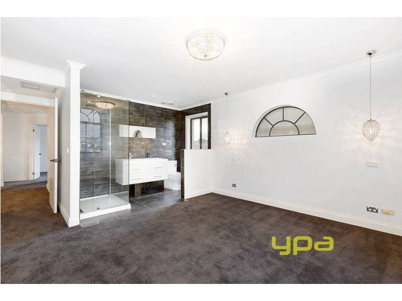 51 McCubbin Drive, Taylors Lakes VIC 3038