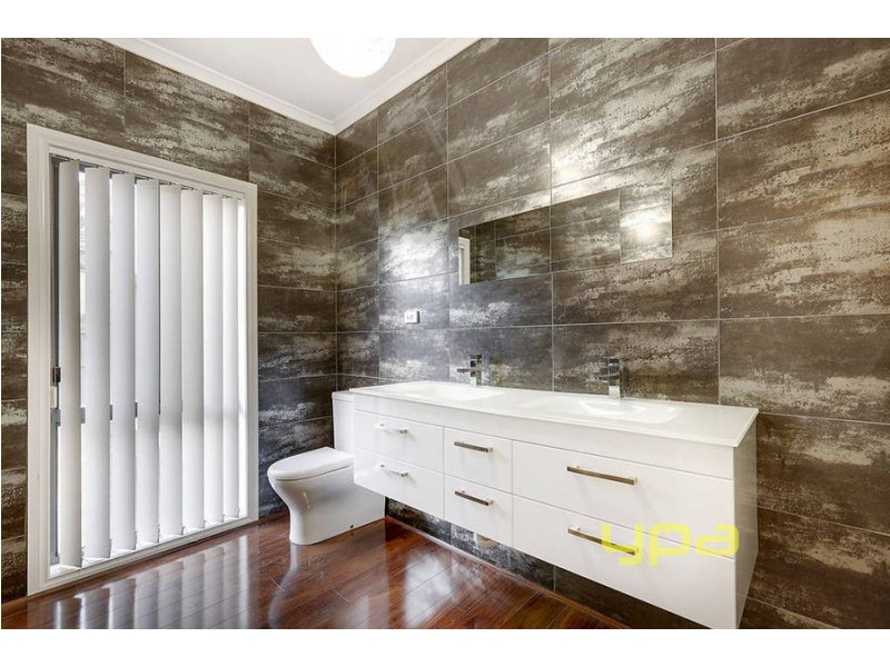 51 McCubbin Drive, Taylors Lakes VIC 3038