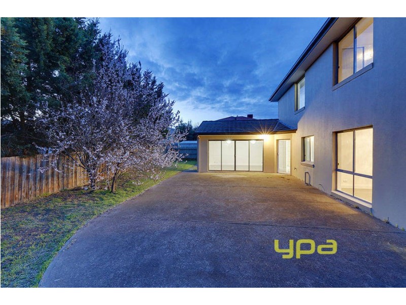 51 McCubbin Drive, Taylors Lakes VIC 3038