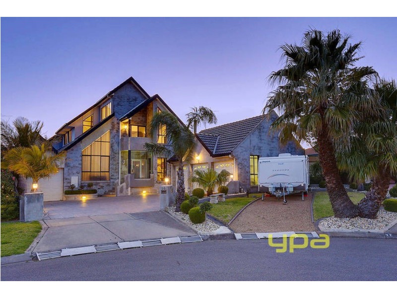 10 Peradon Way, Hillside VIC 3037