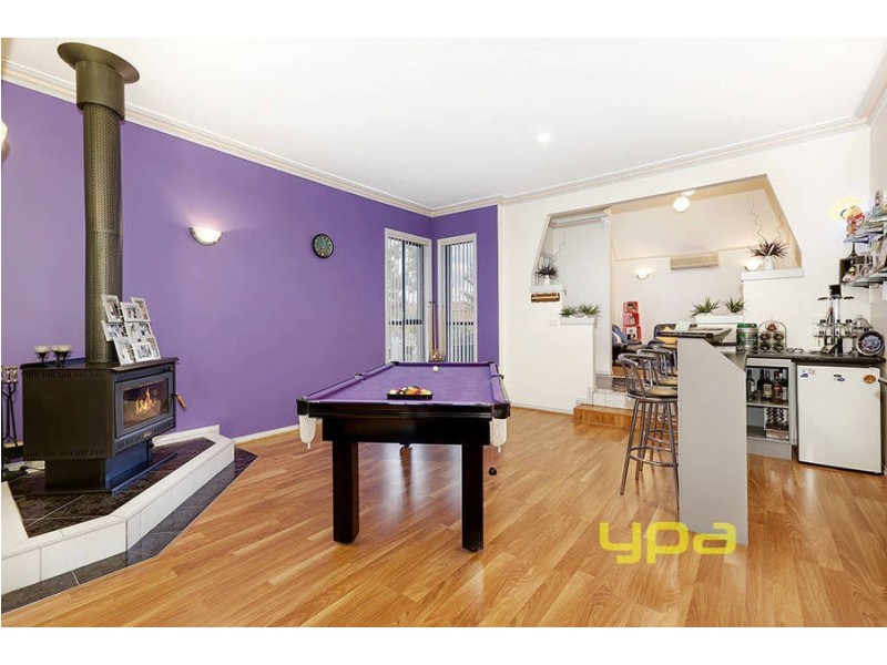 10 Peradon Way, Hillside VIC 3037