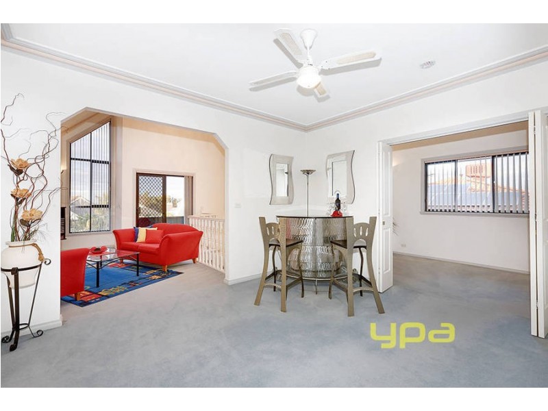 10 Peradon Way, Hillside VIC 3037