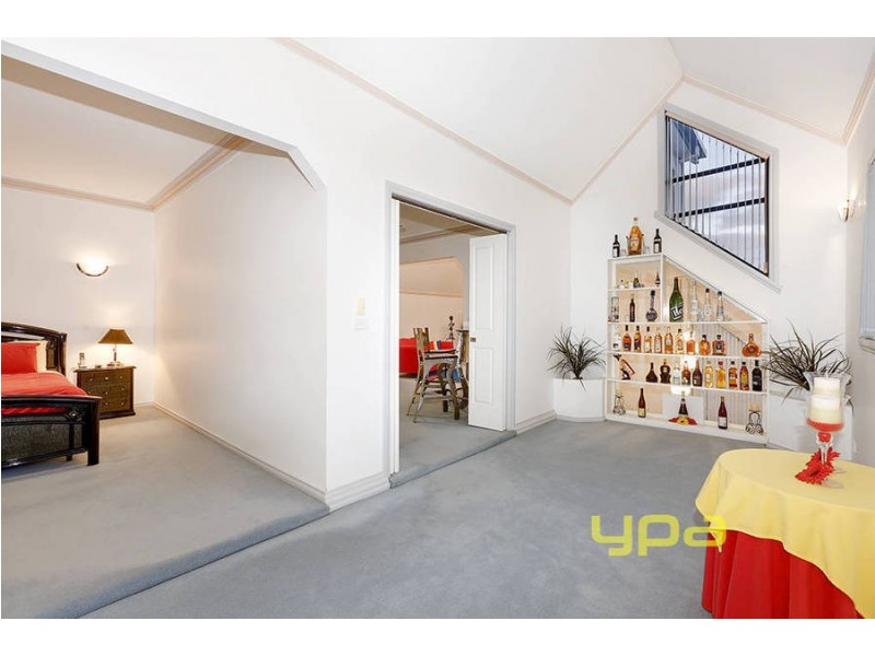 10 Peradon Way, Hillside VIC 3037