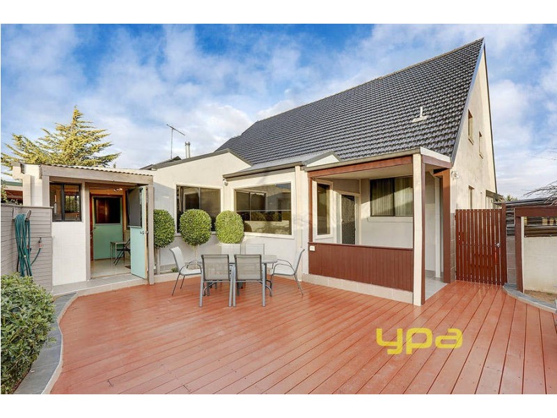 10 Peradon Way, Hillside VIC 3037