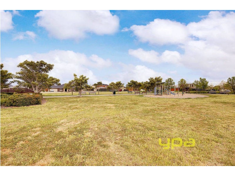 11 Warrens Brook Road, Hillside VIC 3037