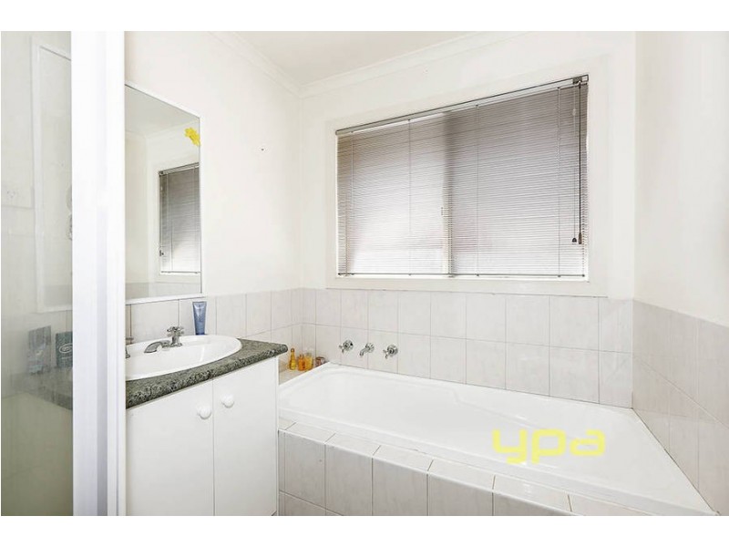 6/23 Santolin Drive, Hillside VIC 3037