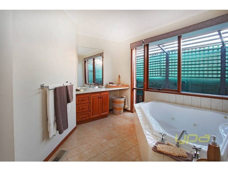 9 Kipling Place, Delahey VIC 3037