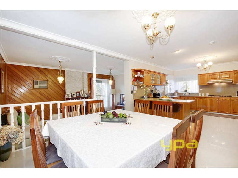 16 Mahon Court, Taylors Lakes VIC 3038