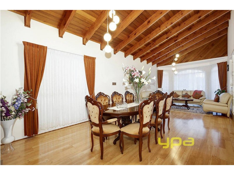 16 Mahon Court, Taylors Lakes VIC 3038