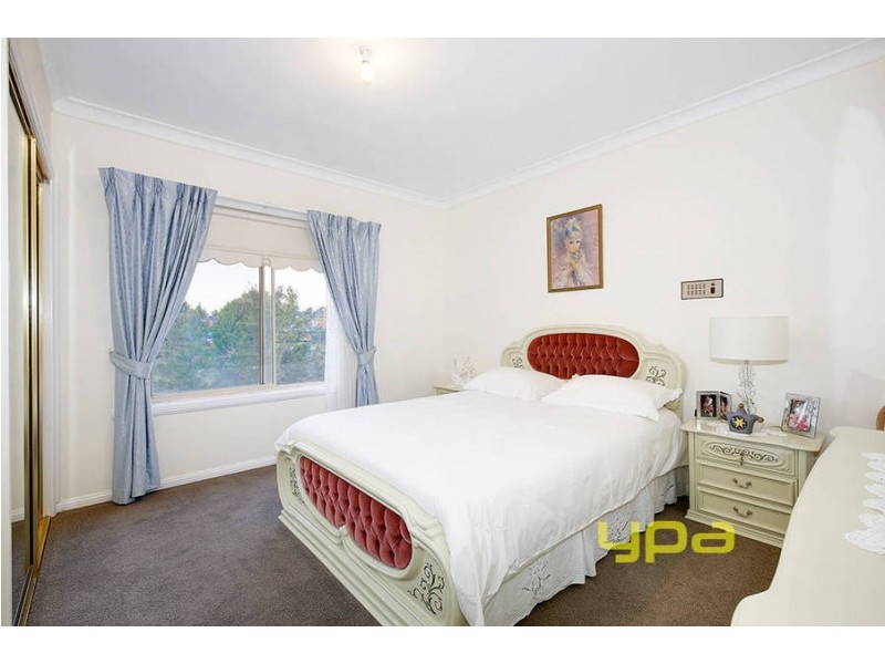 16 Mahon Court, Taylors Lakes VIC 3038