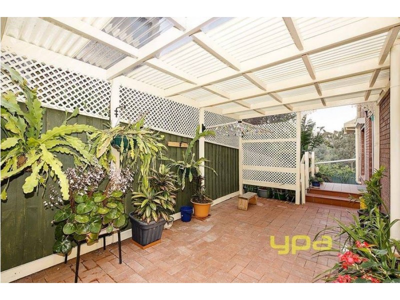 16 Mahon Court, Taylors Lakes VIC 3038