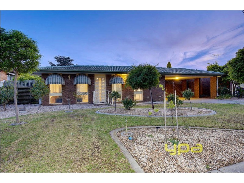 33 Pindari Avenue, Taylors Lakes VIC 3038