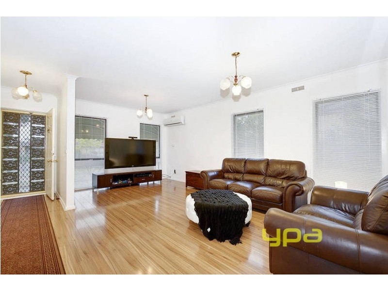 33 Pindari Avenue, Taylors Lakes VIC 3038