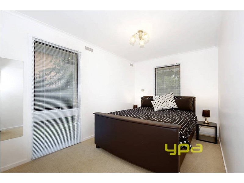 33 Pindari Avenue, Taylors Lakes VIC 3038