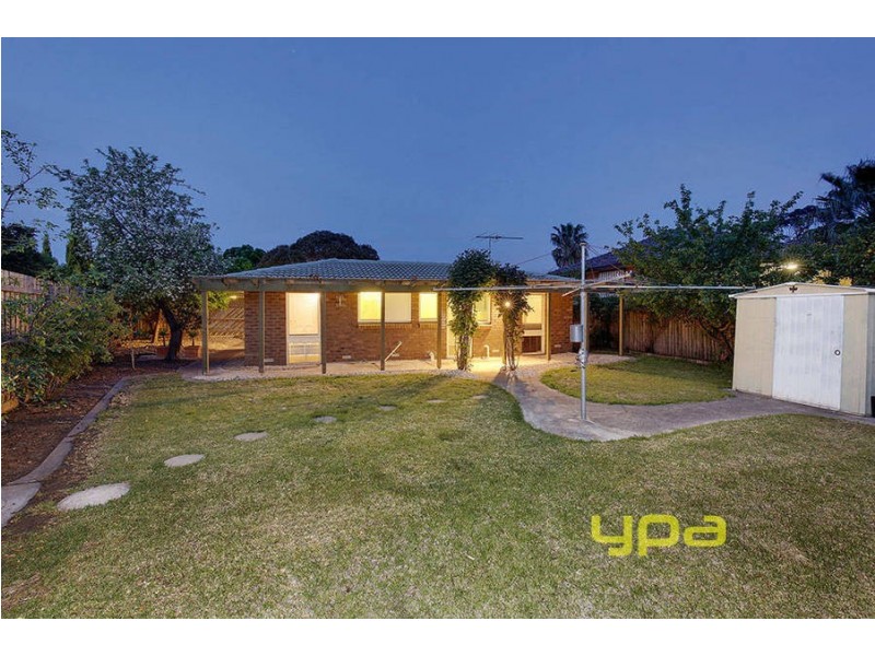 33 Pindari Avenue, Taylors Lakes VIC 3038
